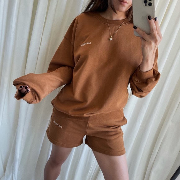 LOS ANGELES SWEATSHIRT / SHORTS SET — In Caramel - Picture 3 of 9